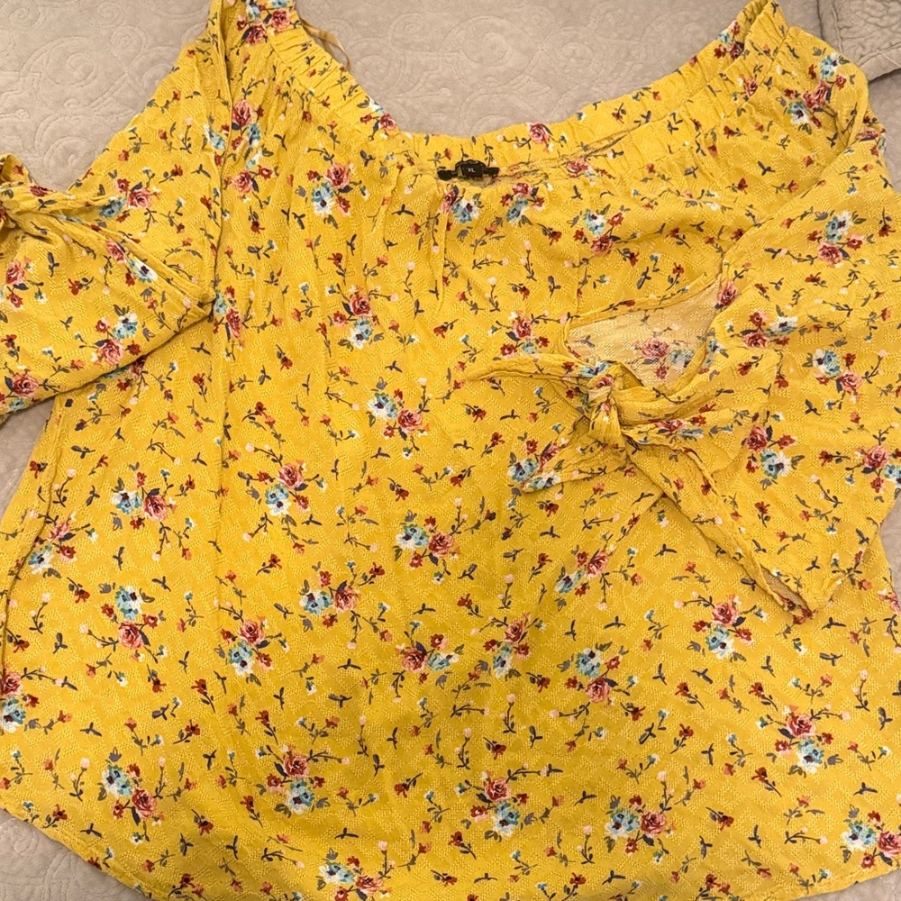 Paper moon top